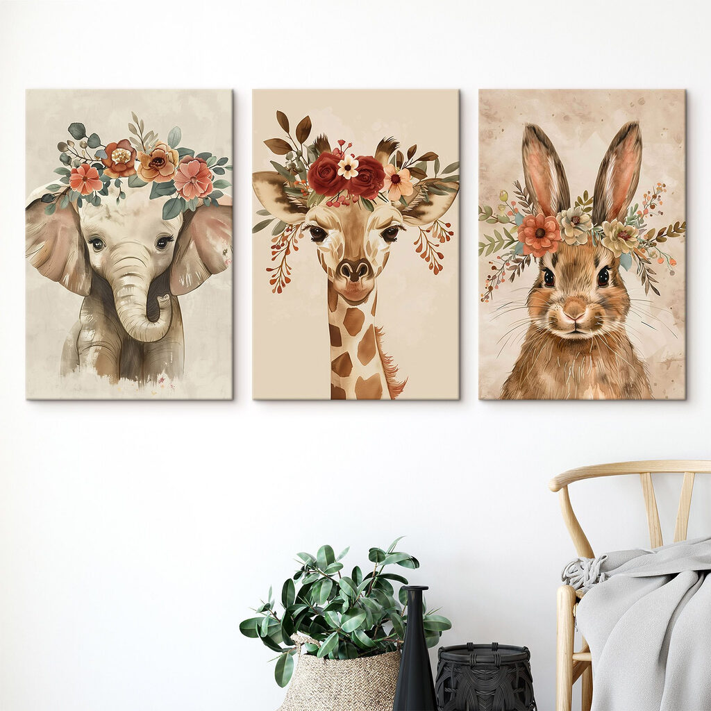 Animaux couronnés de fleurs dans un intérieur