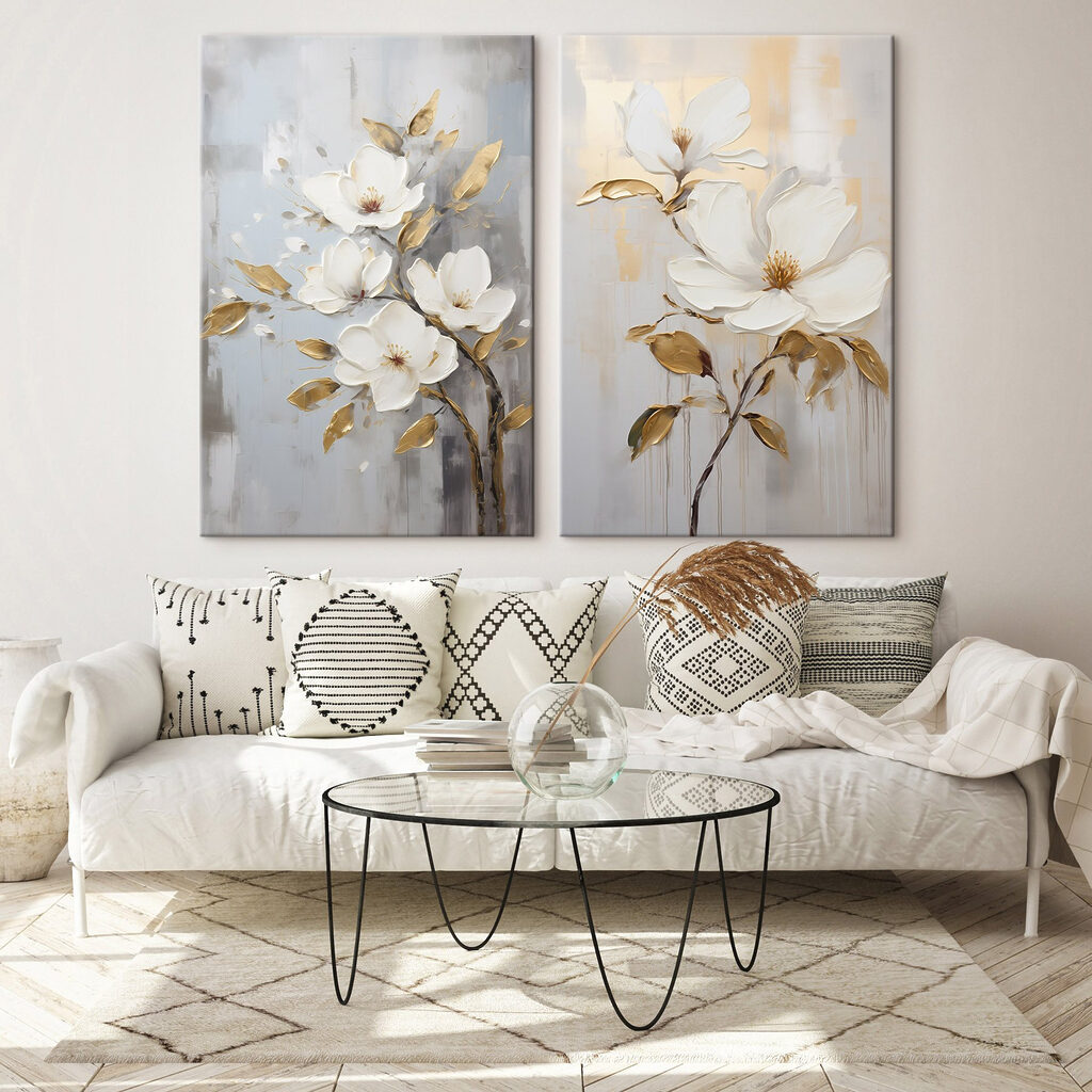 Magnolias sur fond gris dans un intérieur