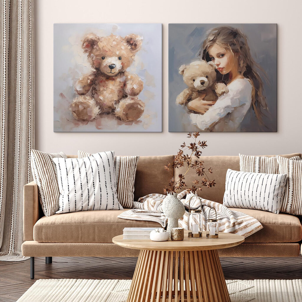 Un ourson tout près dans un intérieur
