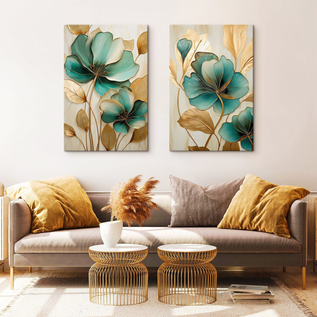 Floraison verte et dorée dans un intérieur