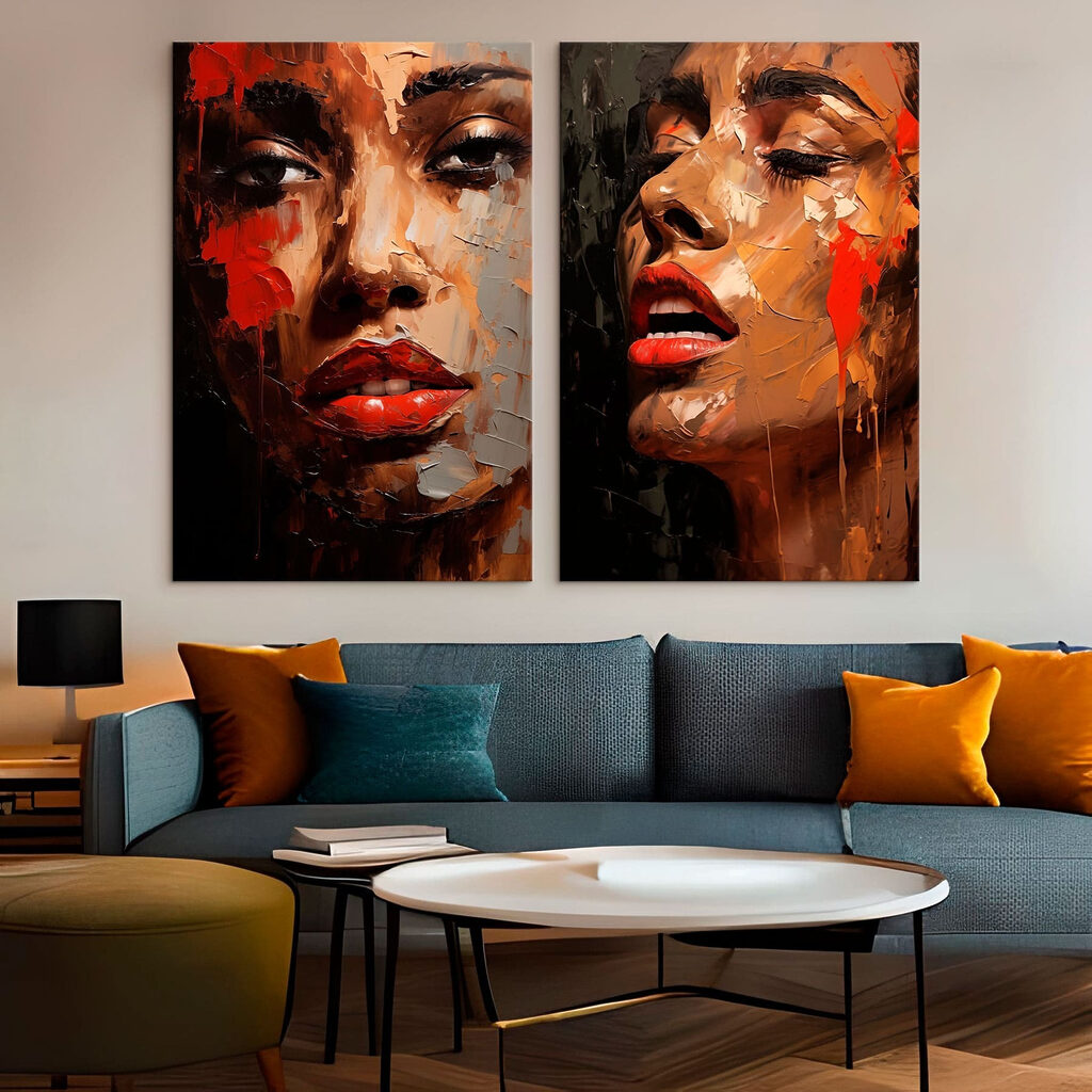 Visages intenses dans un intérieur
