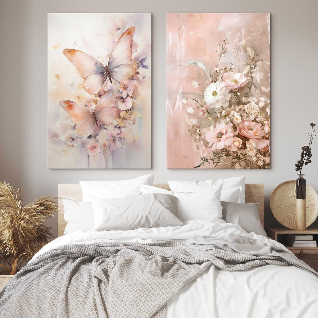 Papillons au jardin fleuri dans un intérieur