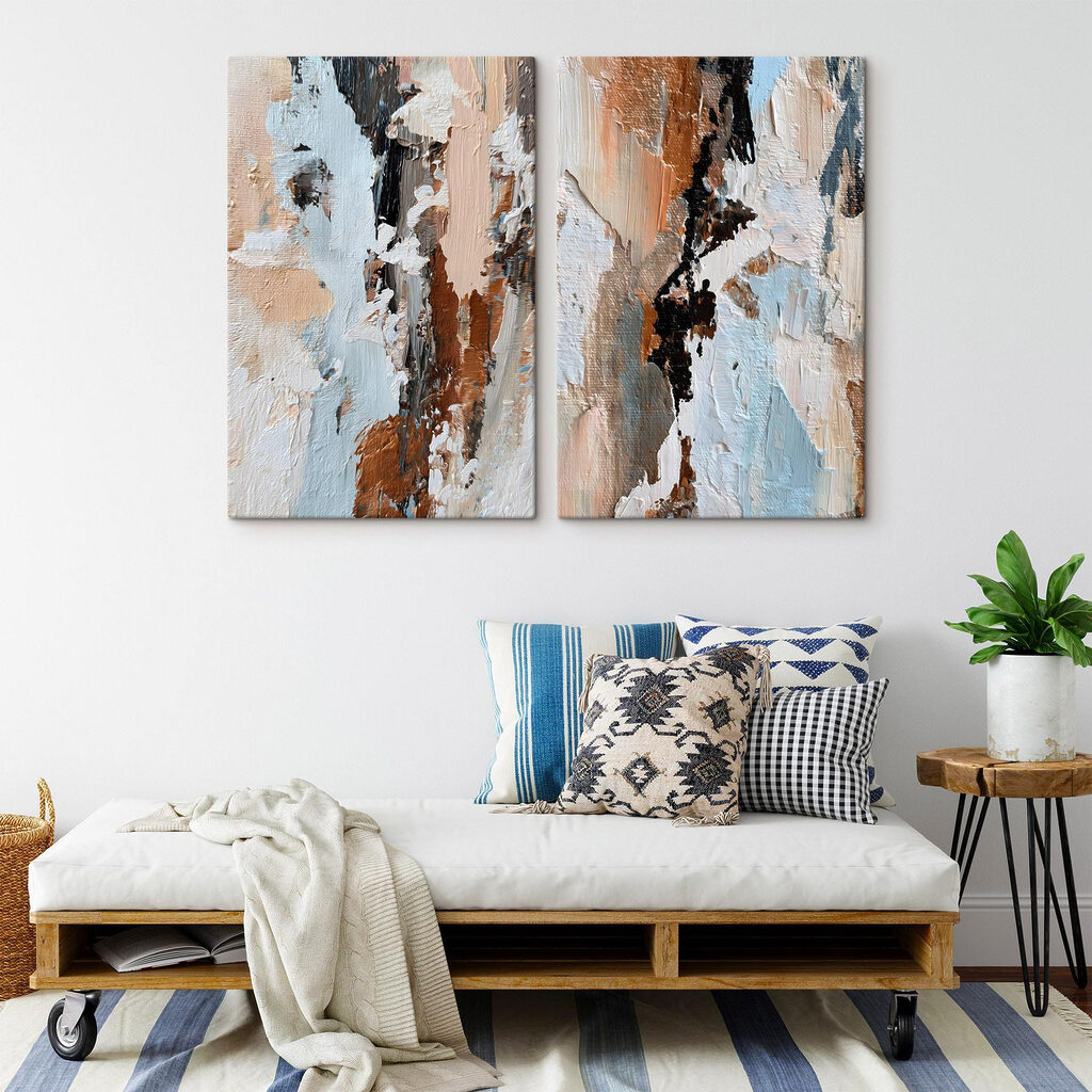 Bleu et touches brutes dans un intérieur