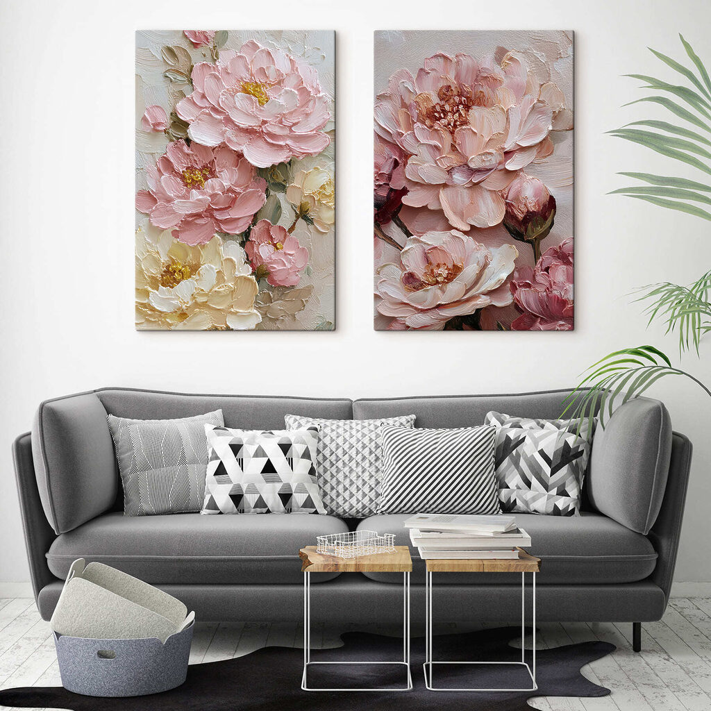 Fleurs roses et or dans un intérieur