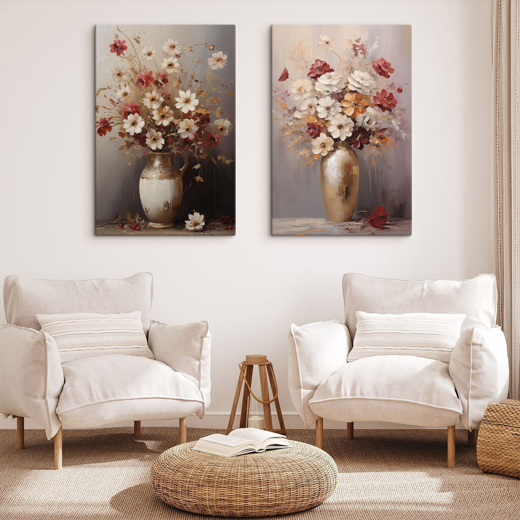 Petits vases bien fleuris dans un intérieur