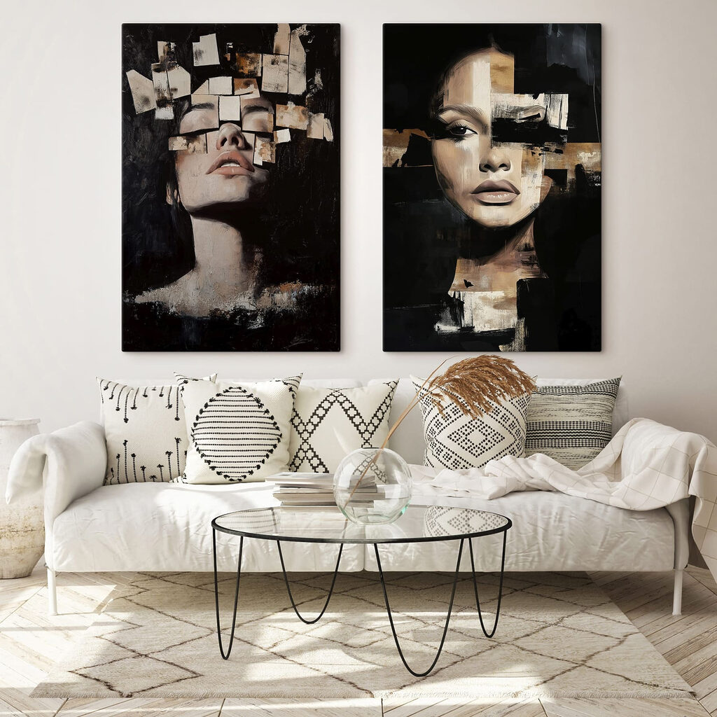 Portraits et fragments épars dans un intérieur