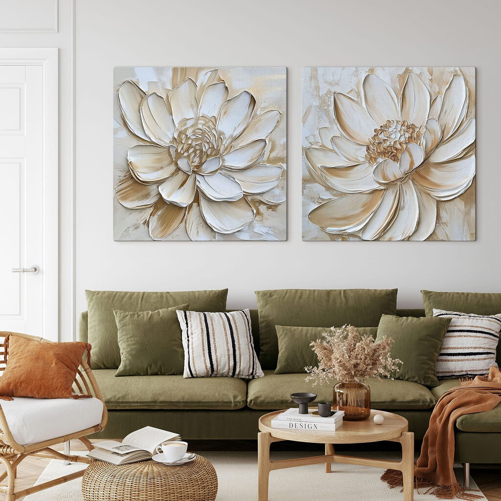 Fleur au contour doré dans un intérieur