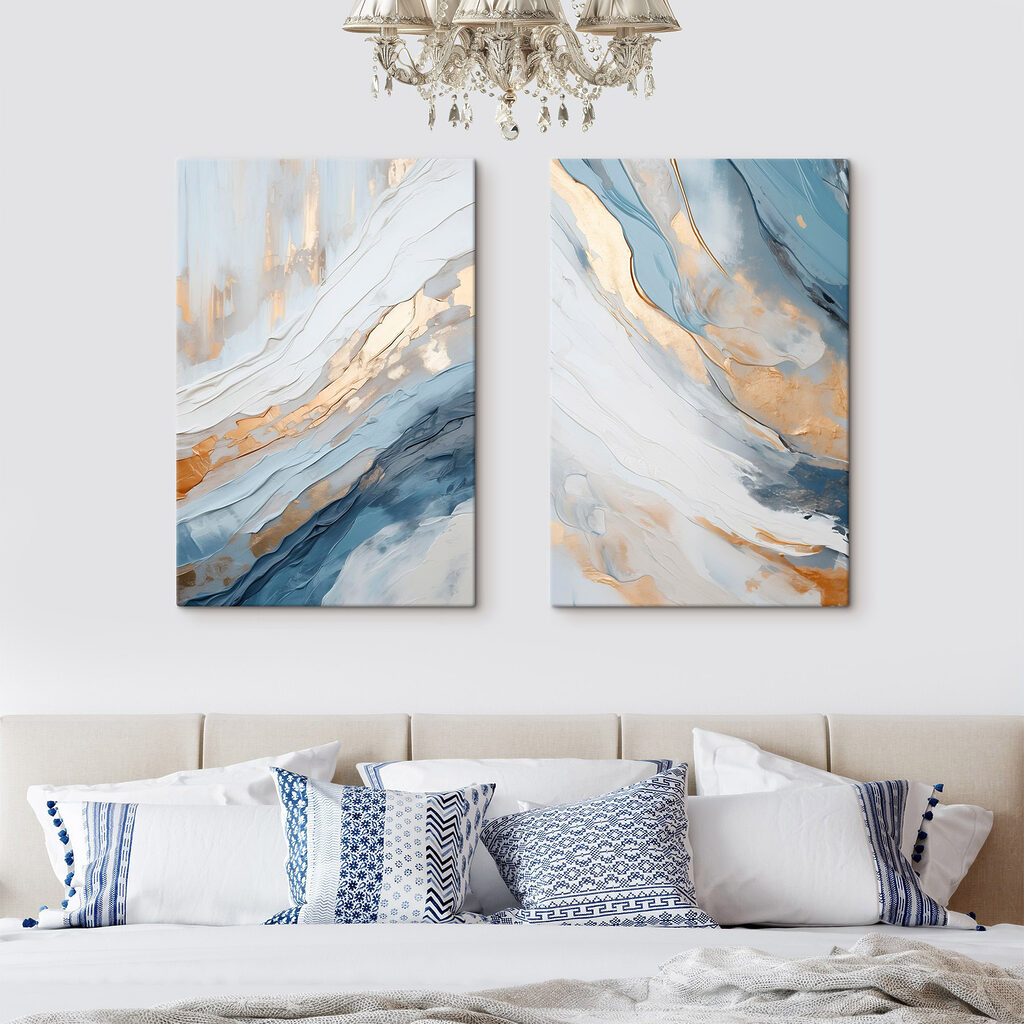 Strates bleues et or dans un intérieur