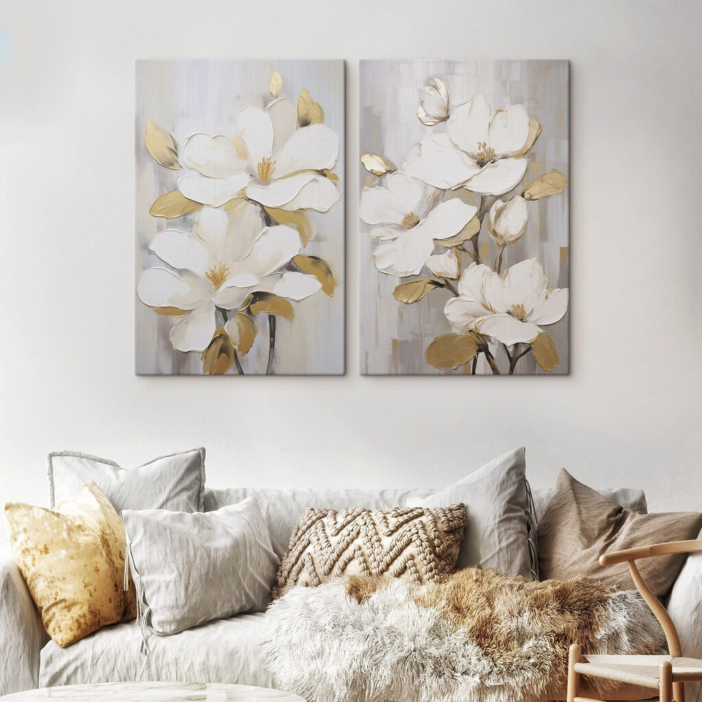 Fleurs en touches dorées dans un intérieur