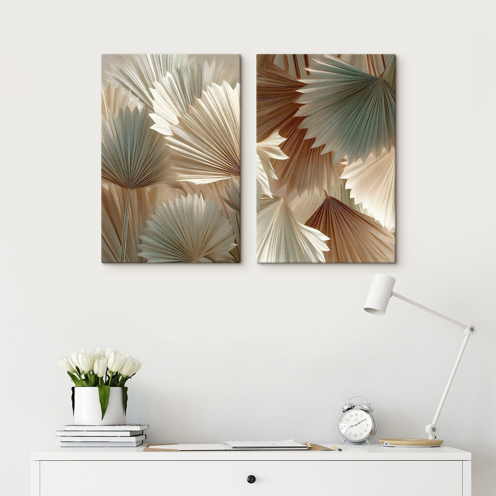 Éventails dans la verdure dans un intérieur