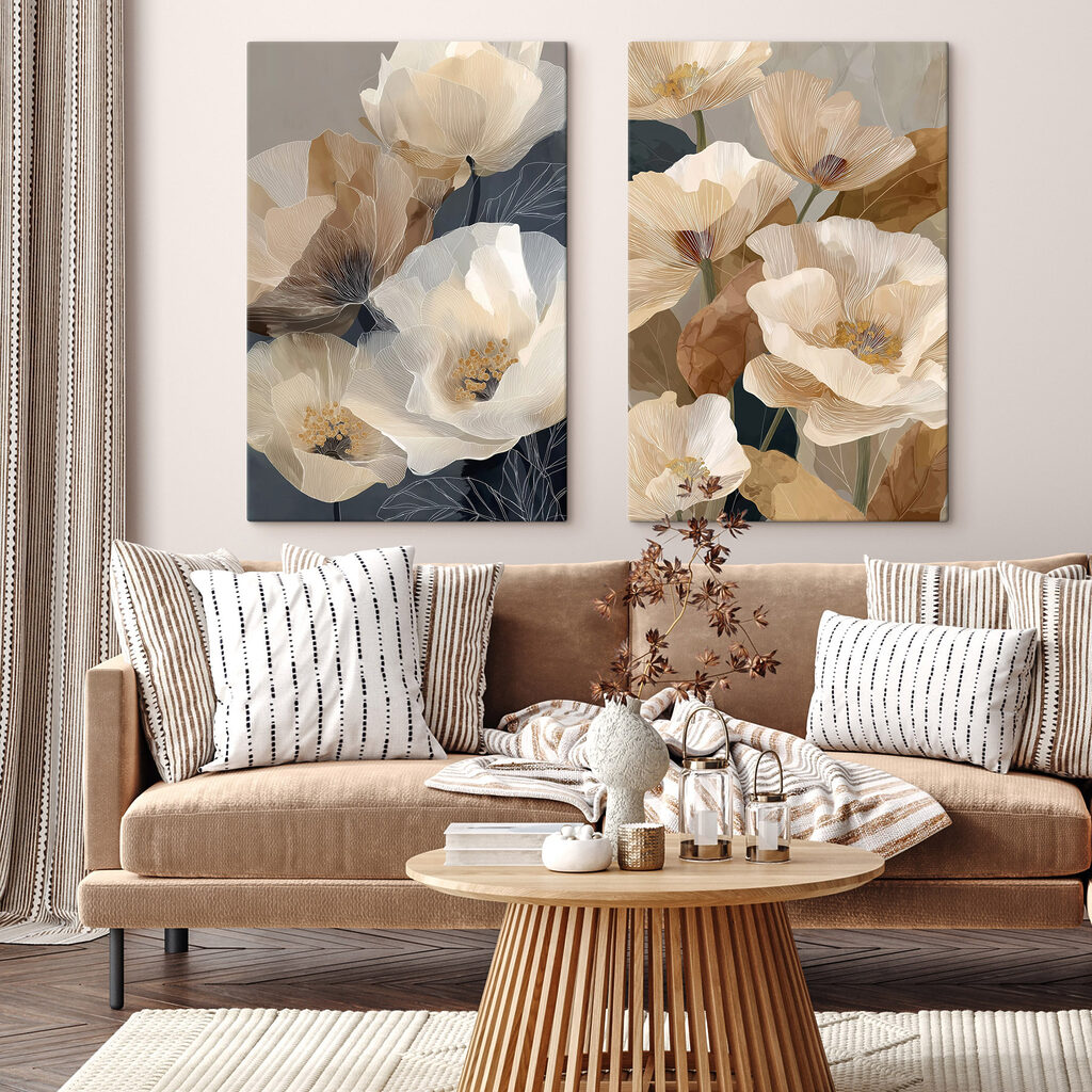 Fleurs crème sur gris dans un intérieur