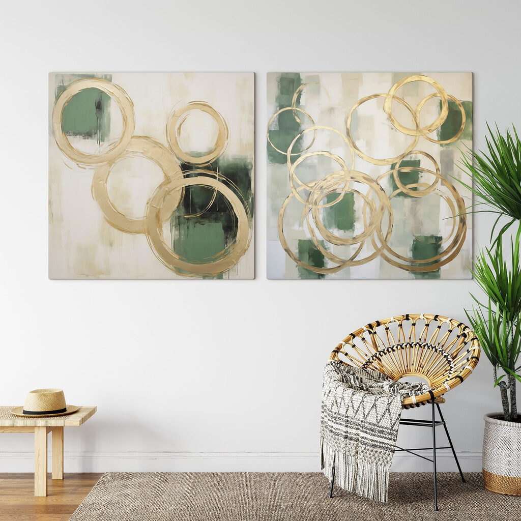 Anneaux dorés sur vert dans un intérieur