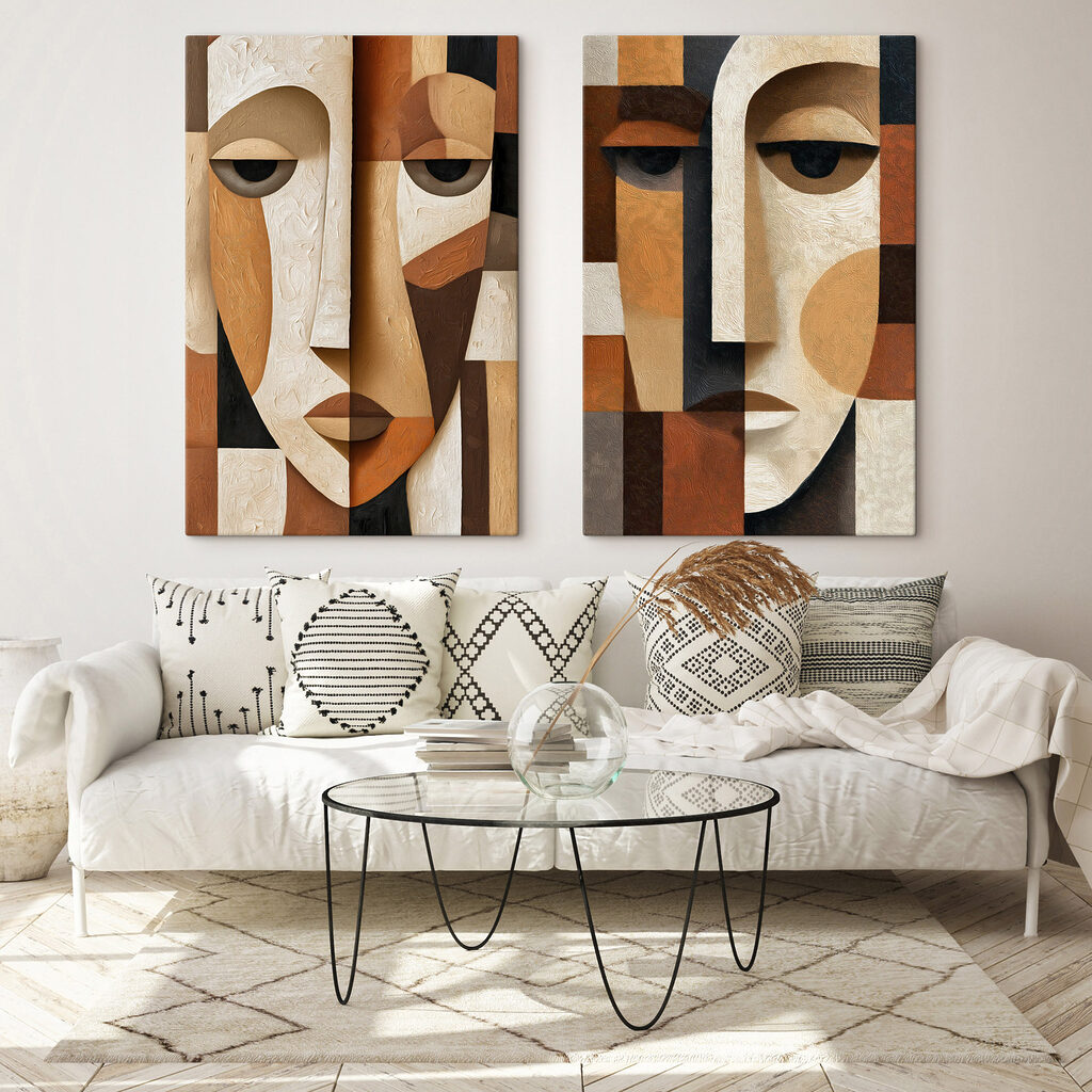 Quatuor de visages dans un intérieur