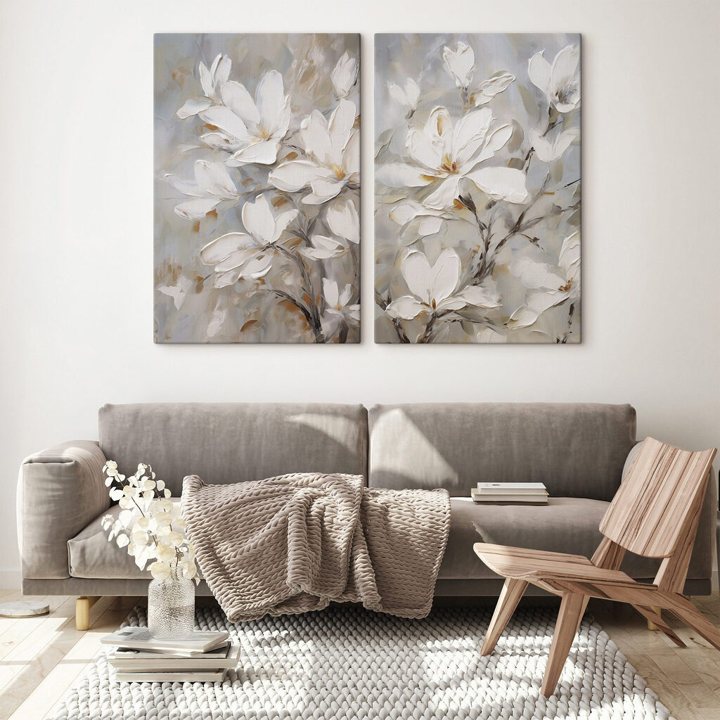 Brindilles blanches en fleurs dans un intérieur