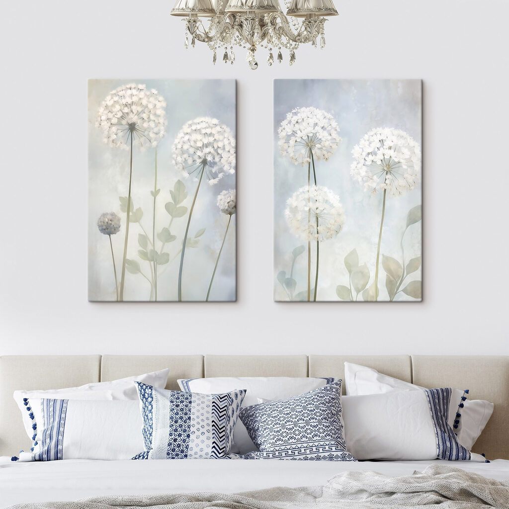 Fleurs rondes sur tiges dans un intérieur