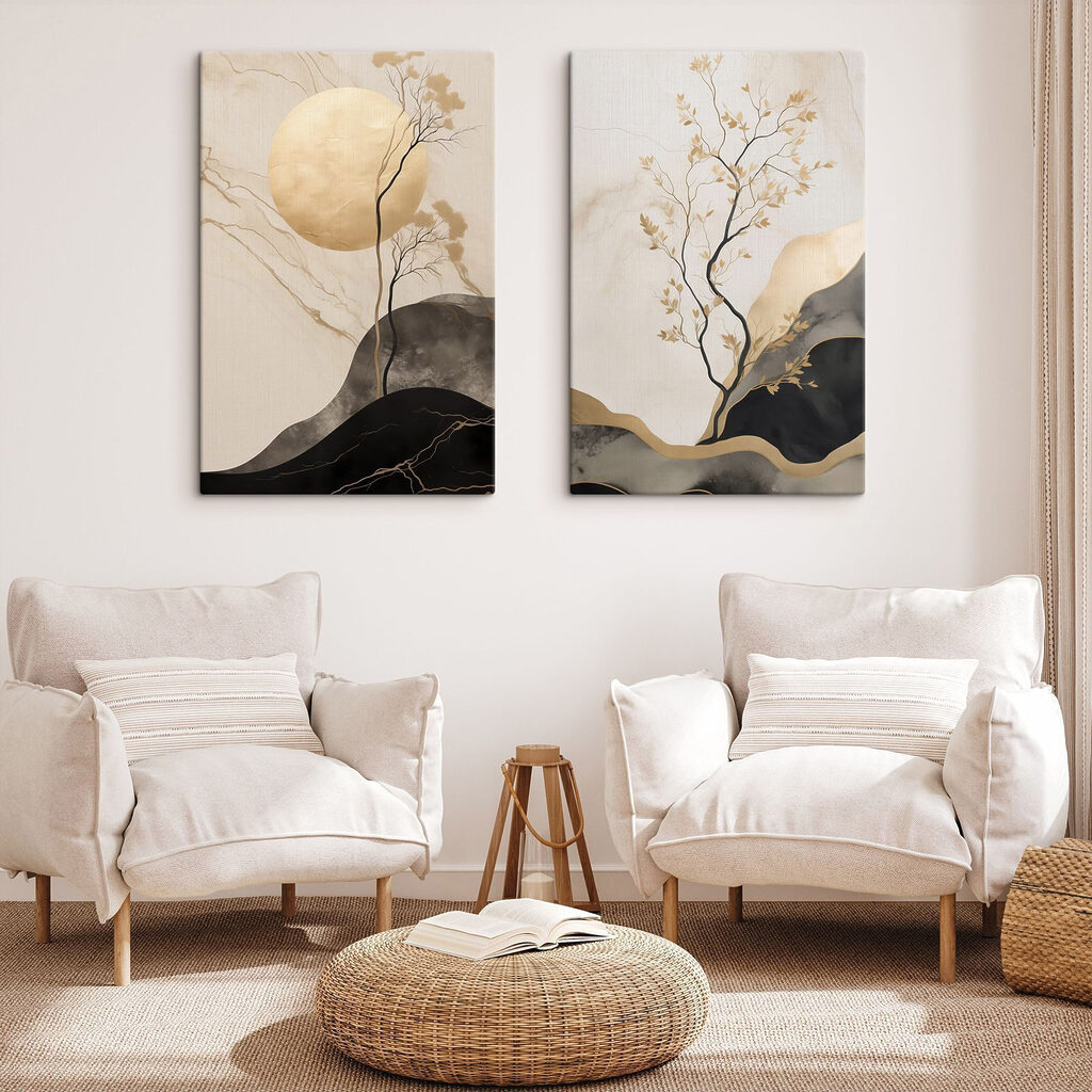 Lune au-dessus des branches dans un intérieur