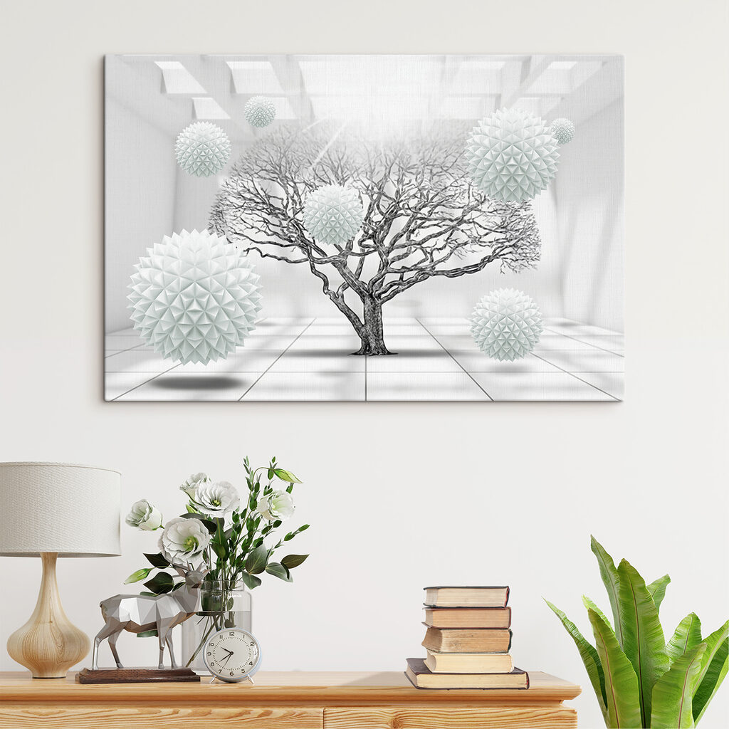 Arbre parmi les sphères dans un intérieur