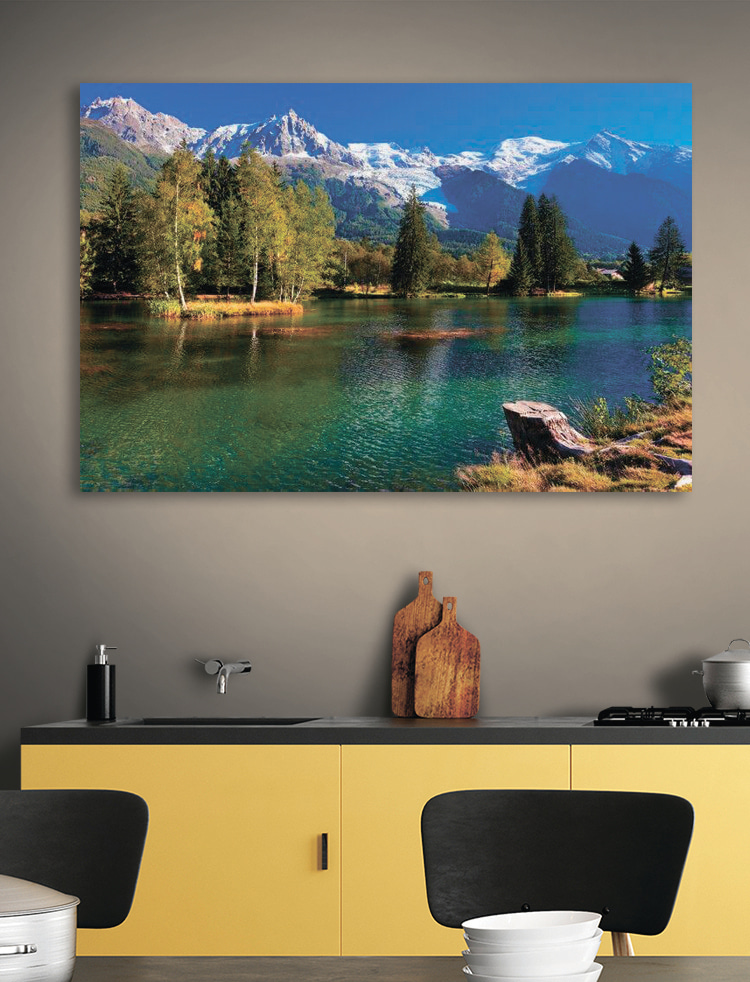 Lac aux sommets enneigés — intérieur 1