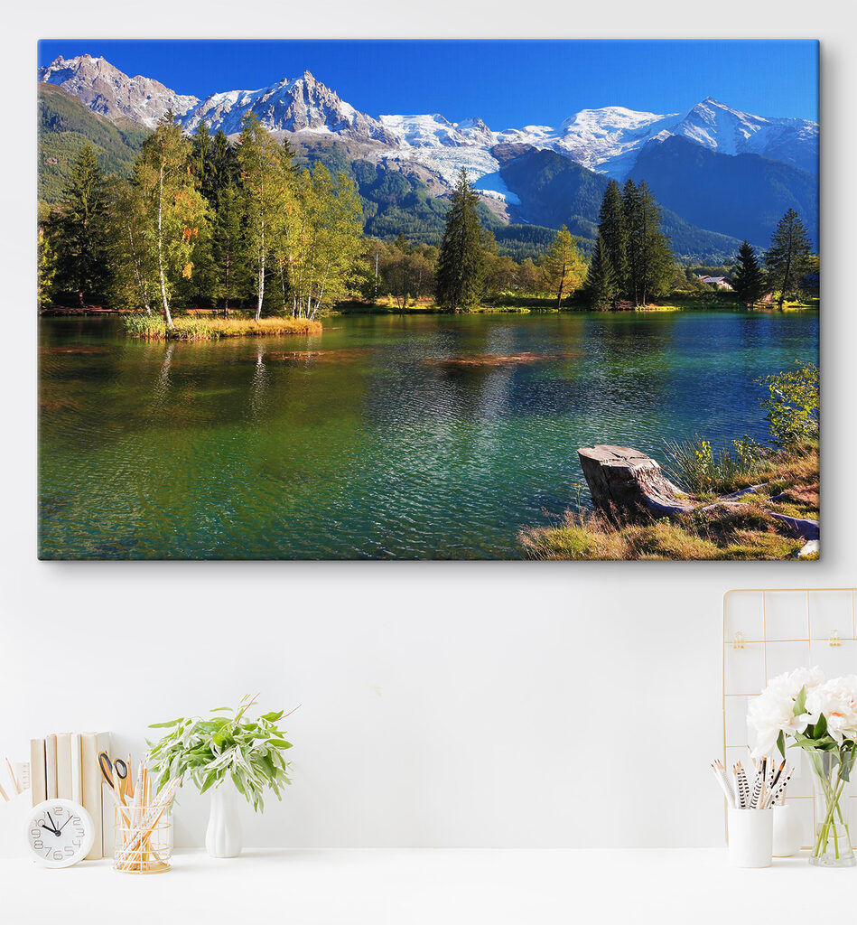 Lac aux sommets enneigés — intérieur 3