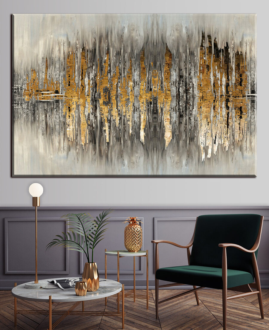 Reflets dorés sur gris dans un intérieur