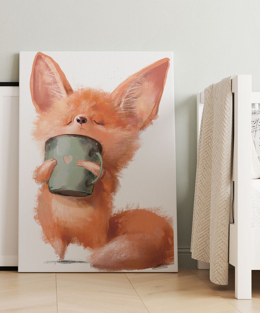 Renard et sa tasse dans un intérieur