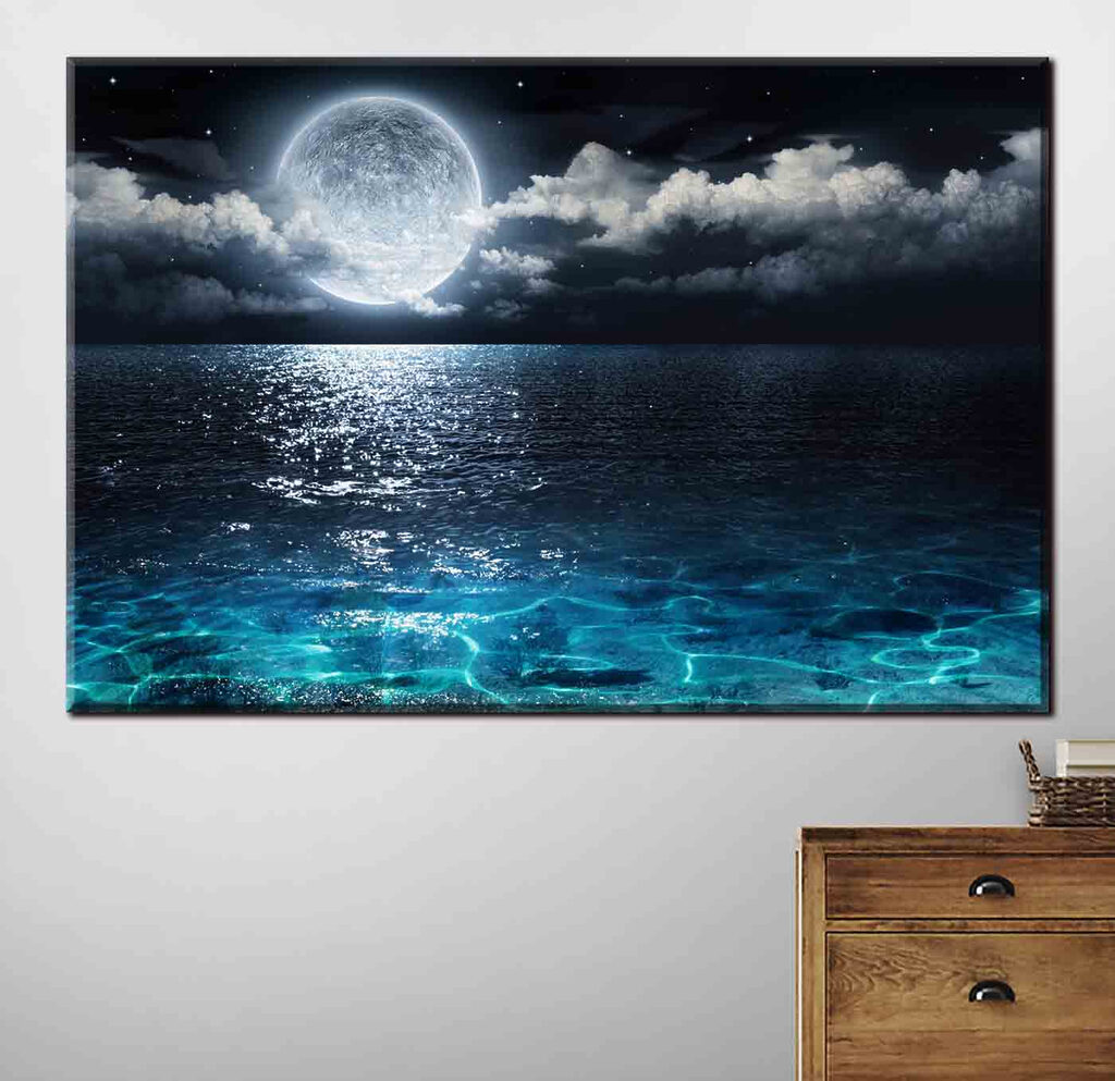 Lune sur l’eau scintillante — intérieur 2