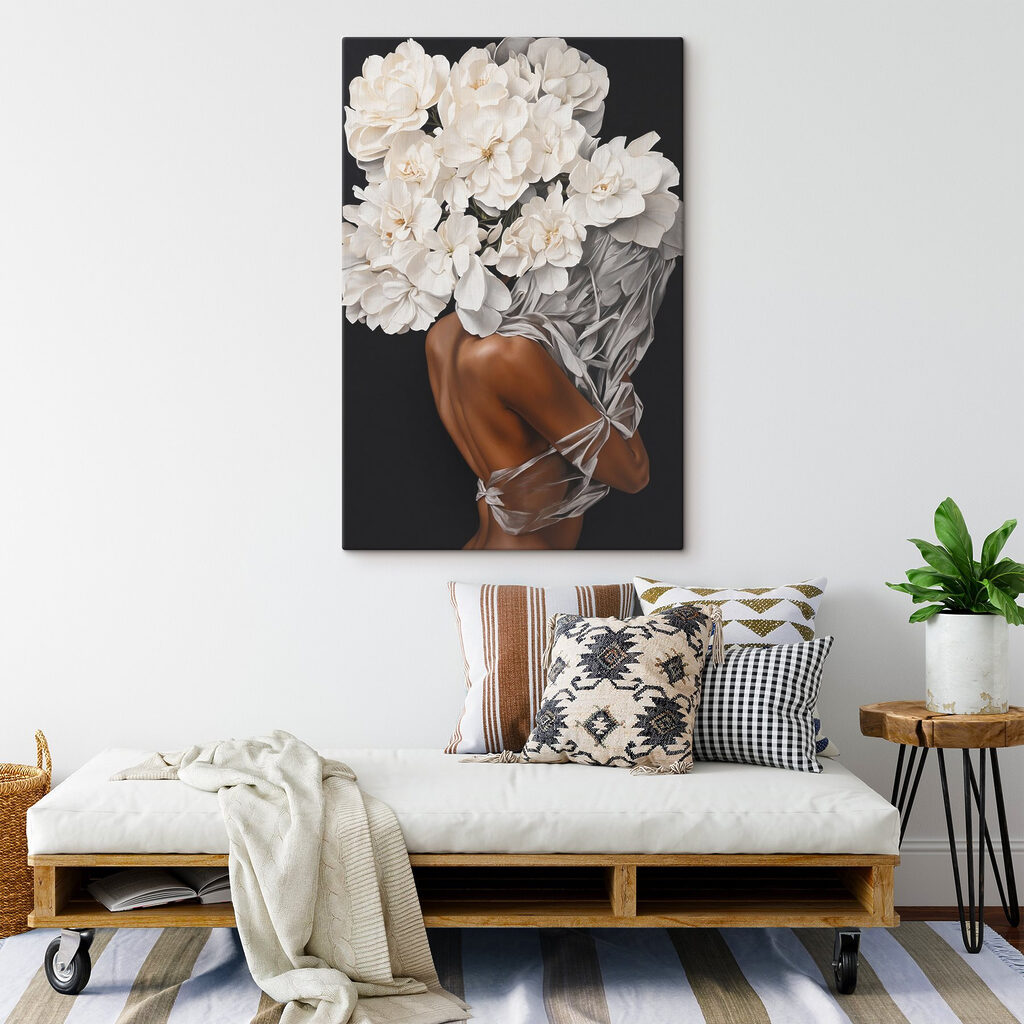 Fleurs blanches sur l’épaule — intérieur 7