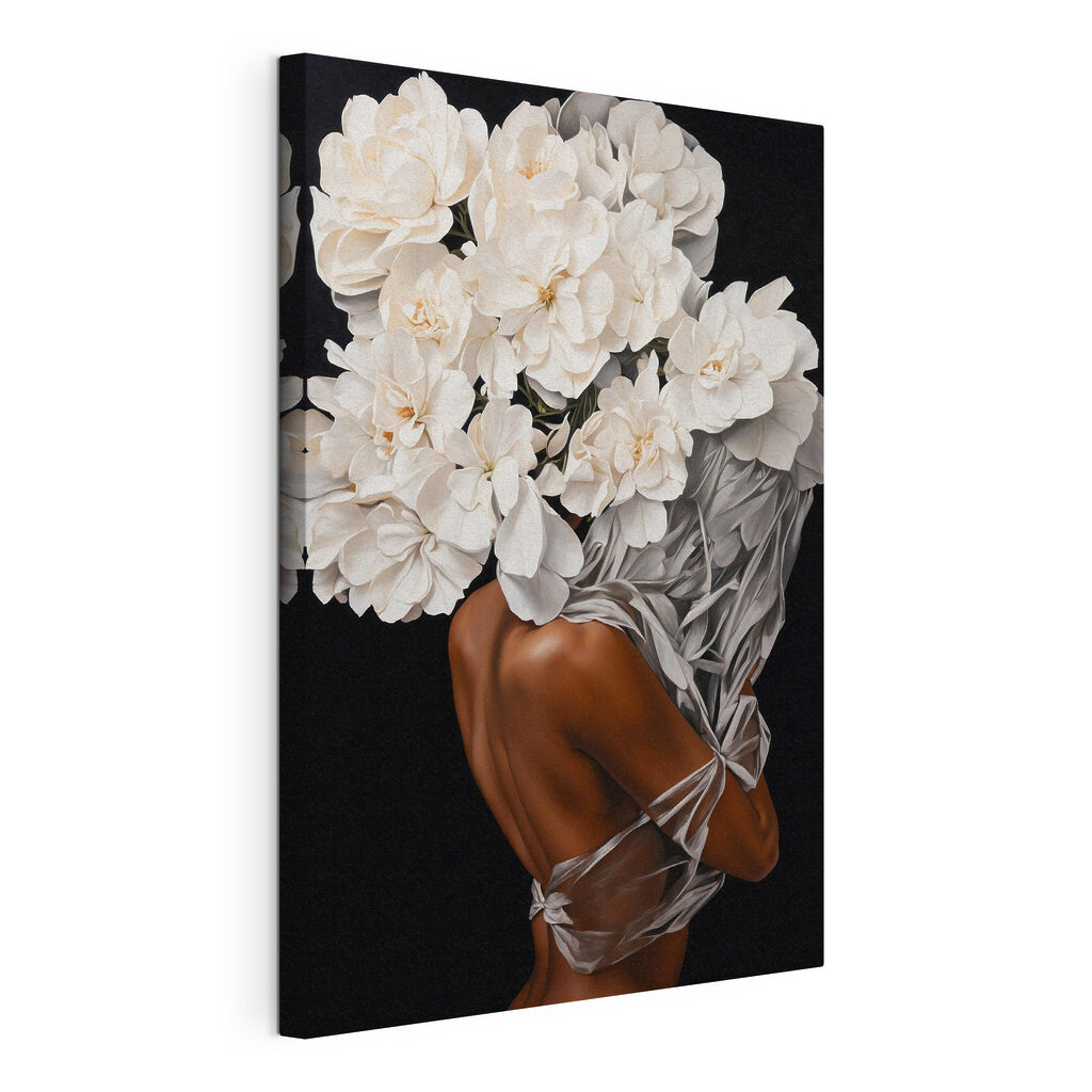 Fleurs blanches sur l’épaule, toile tendue et bord enveloppé