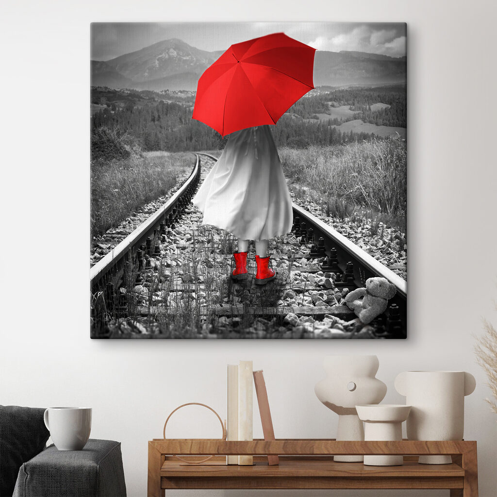 Parapluie rouge sur rails — intérieur 2