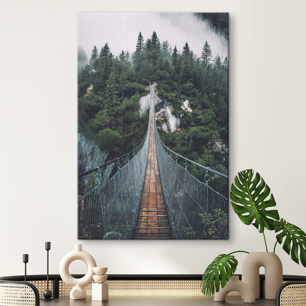 Pont suspendu en forêt — intérieur 1