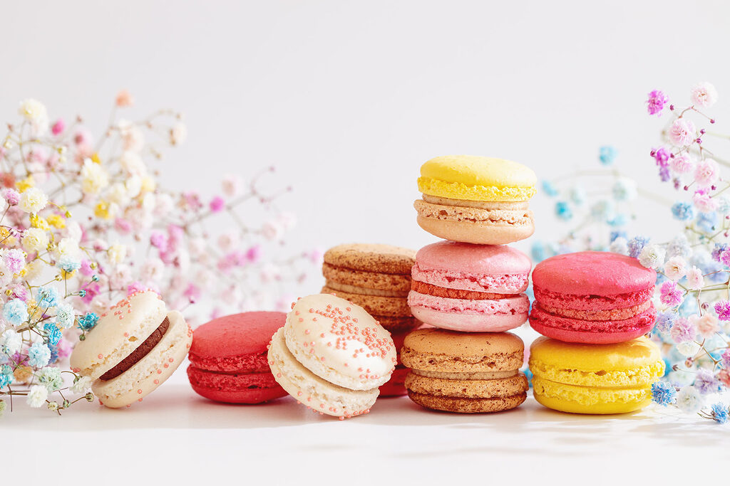 Macarons et petites fleurs — motif complet