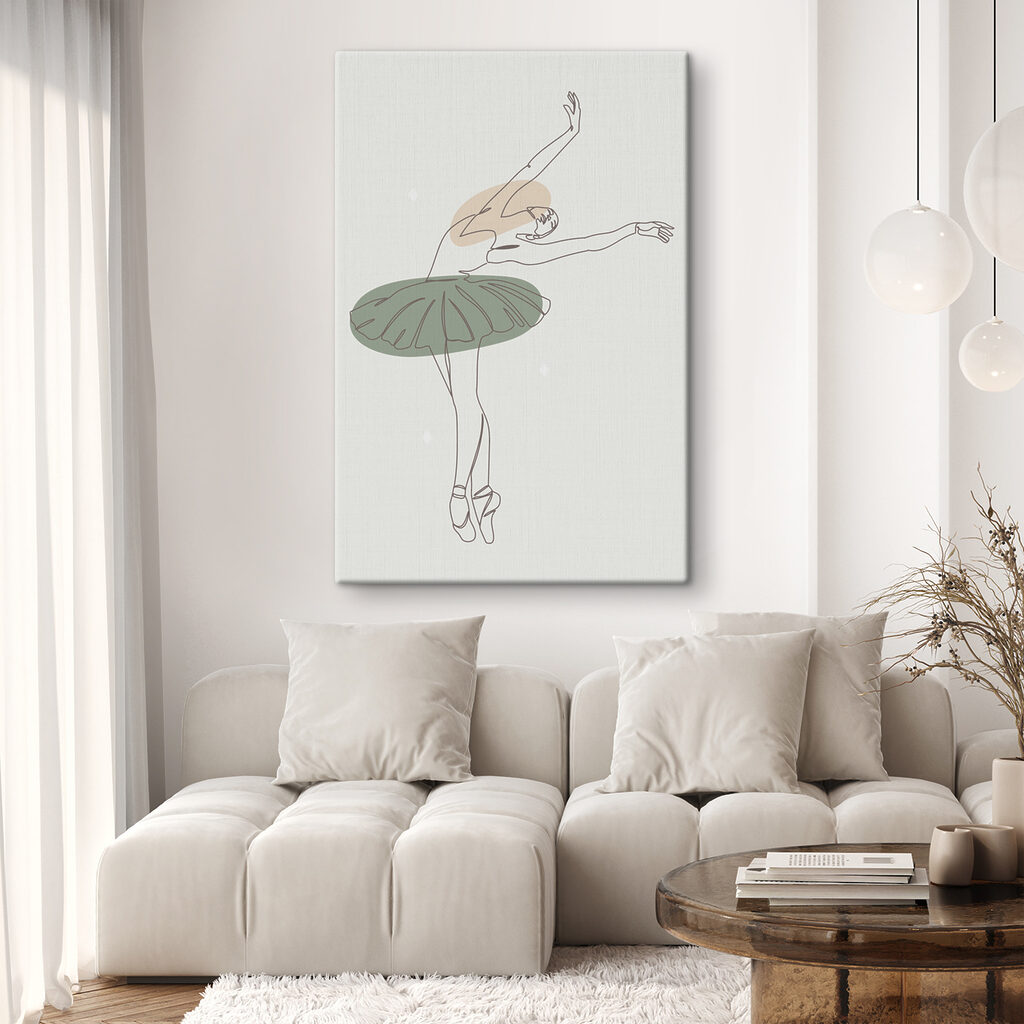Jupe verte qui tourne dans un intérieur