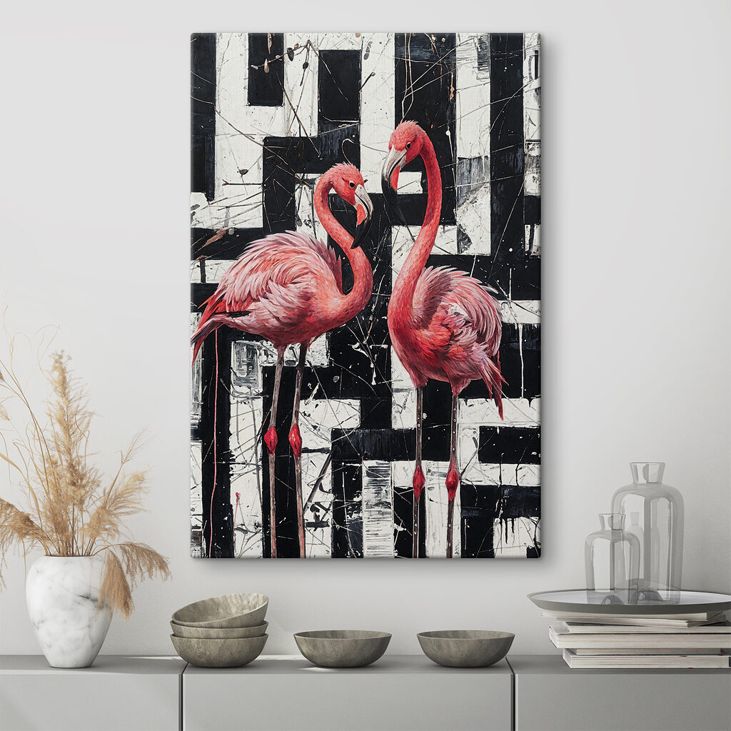 Flamants et blocs noirs dans un intérieur