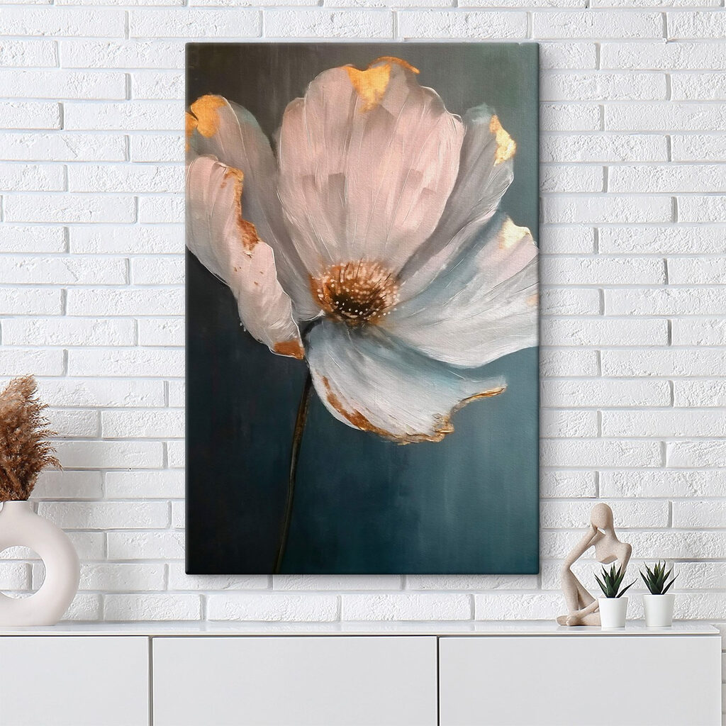 Fleur sur bleu profond — intérieur 1