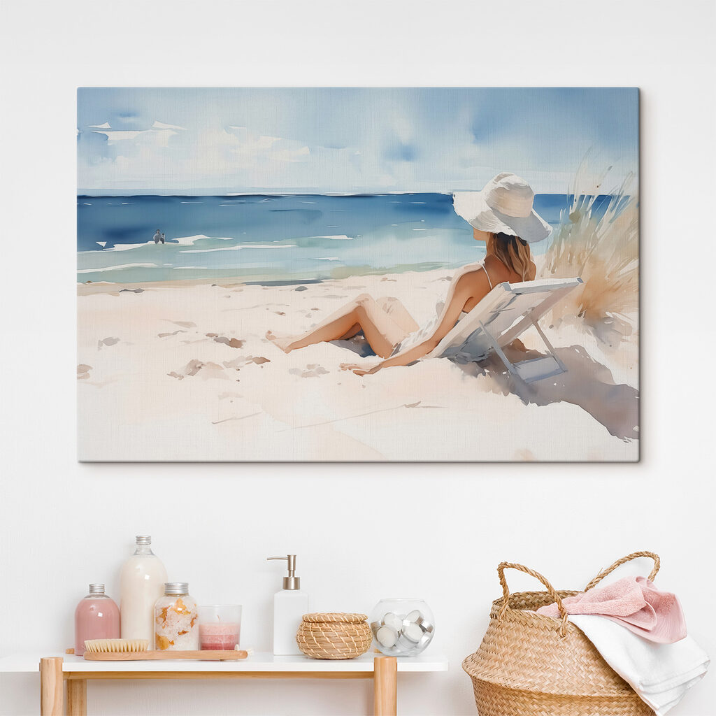 Détente au chapeau blanc dans un intérieur