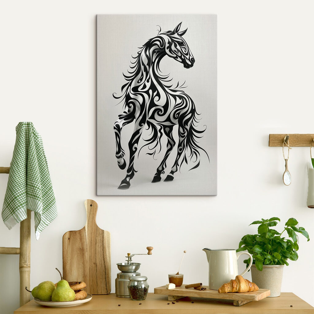 Cheval aux arabesques noires — intérieur 1