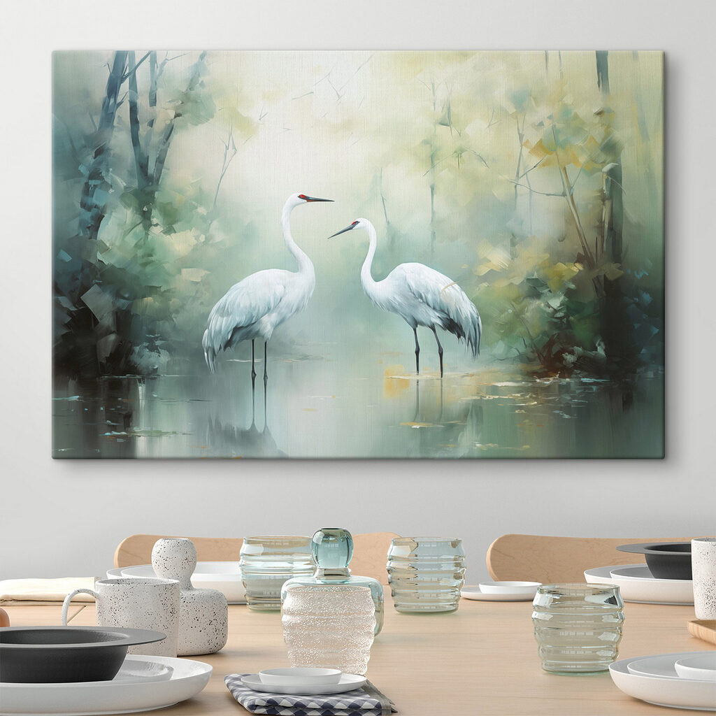 Échassiers dans la verdure dans un intérieur