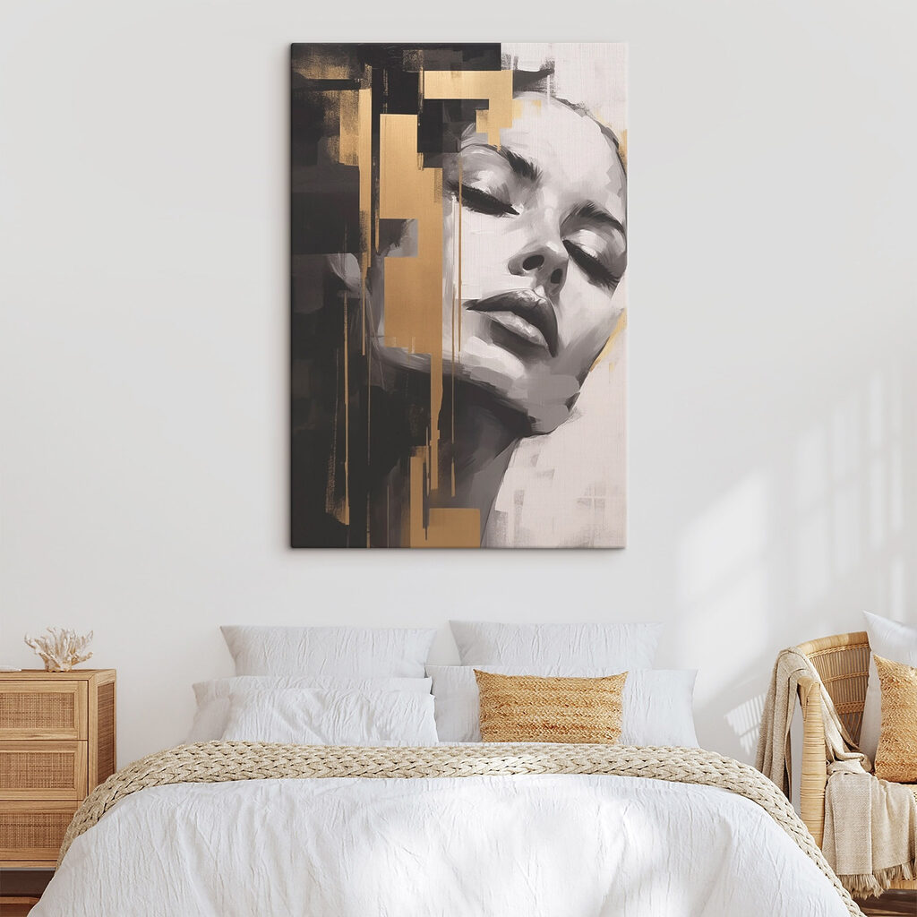 Visage incliné, bandes dorées — intérieur 1