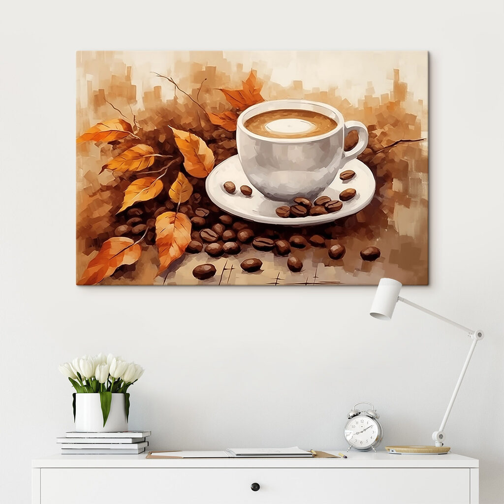Café aux feuilles d’automne dans un intérieur