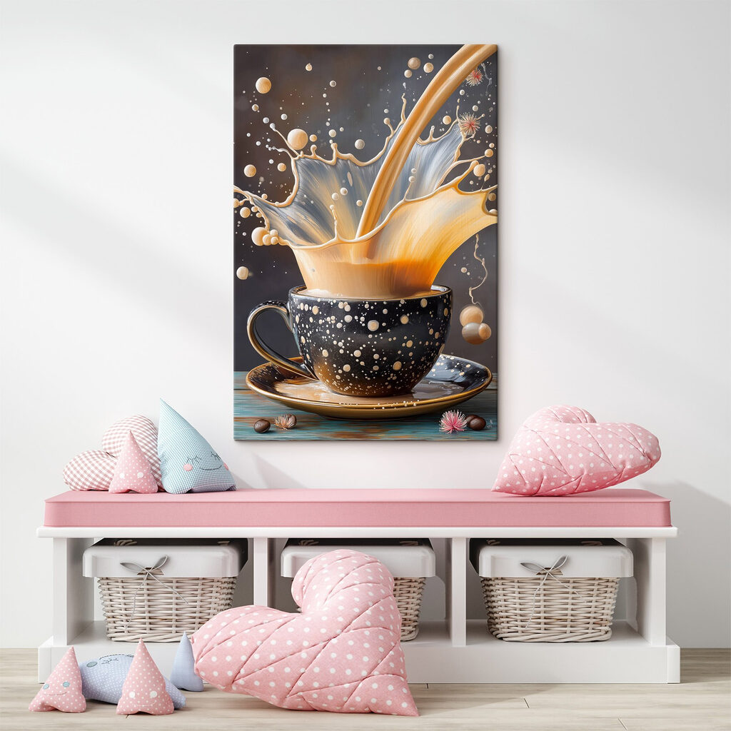 Café jaillissant dans un intérieur