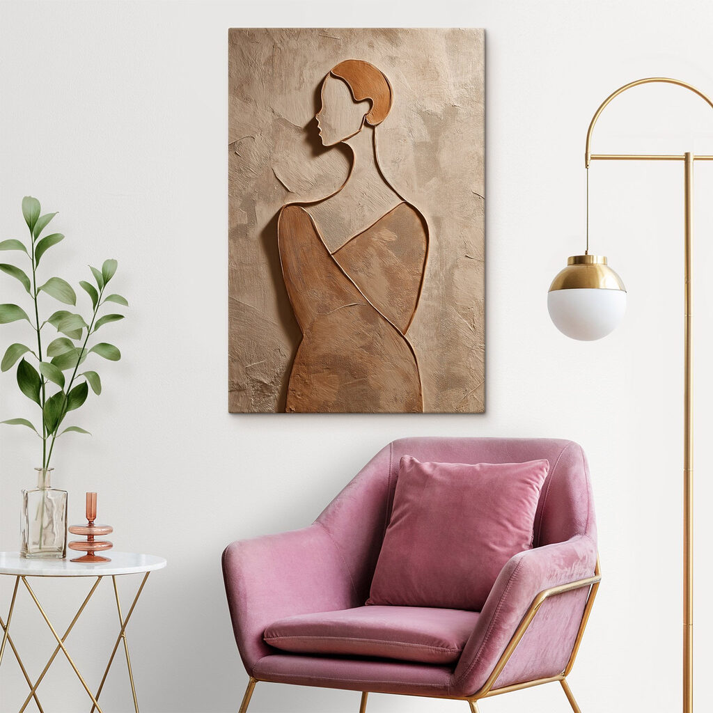 Profil aux cheveux terracotta dans un intérieur