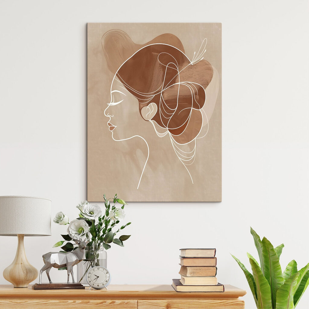 Profil blanc aux volutes dans un intérieur