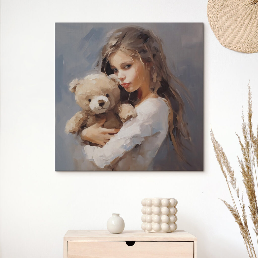 Fillette à l’ourson dans un intérieur