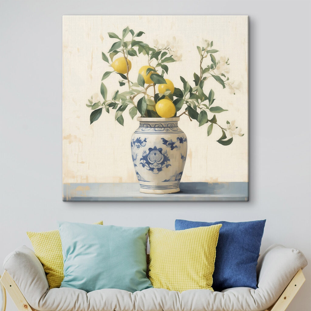Citrons au vase bleu dans un intérieur