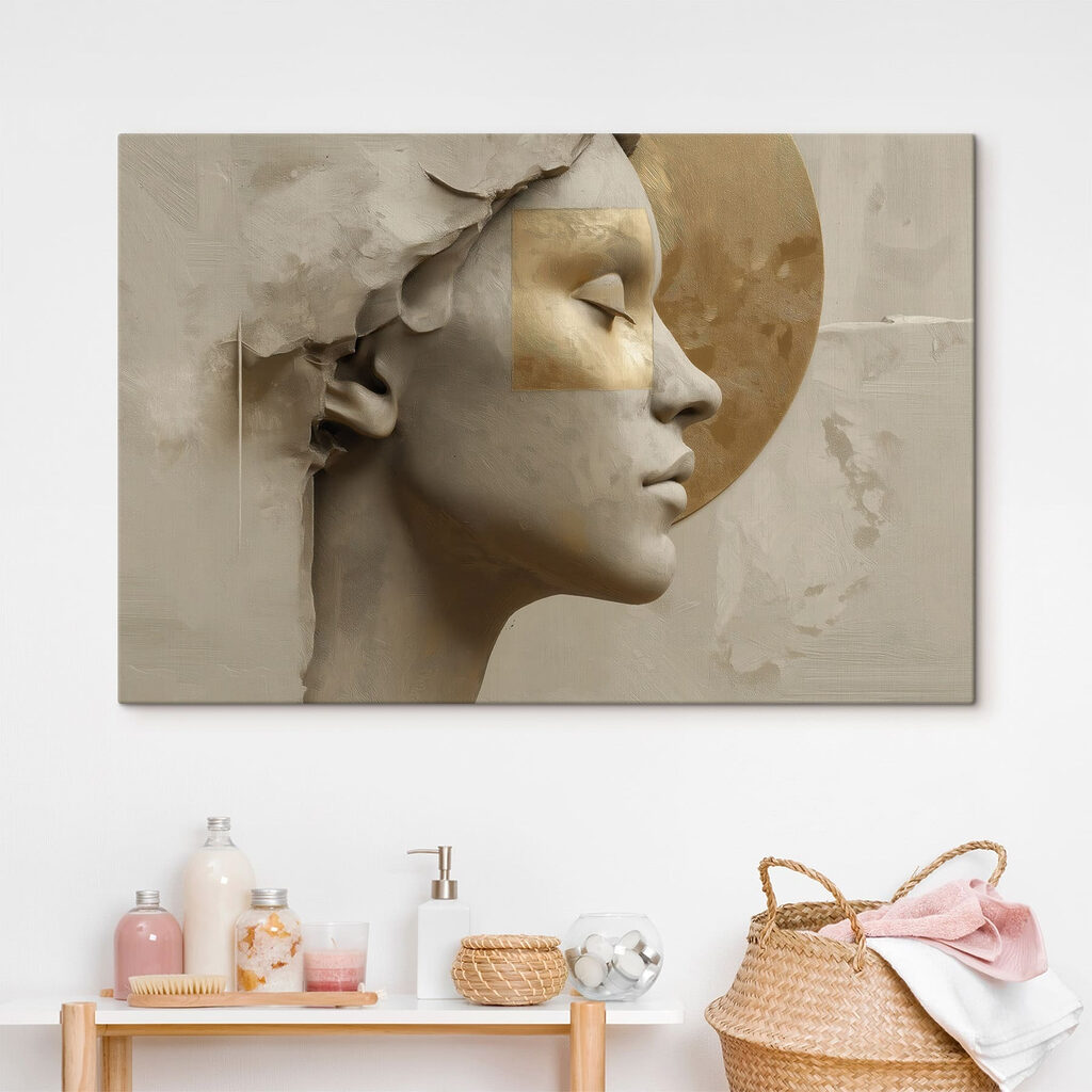 Profil et aplat doré dans un intérieur