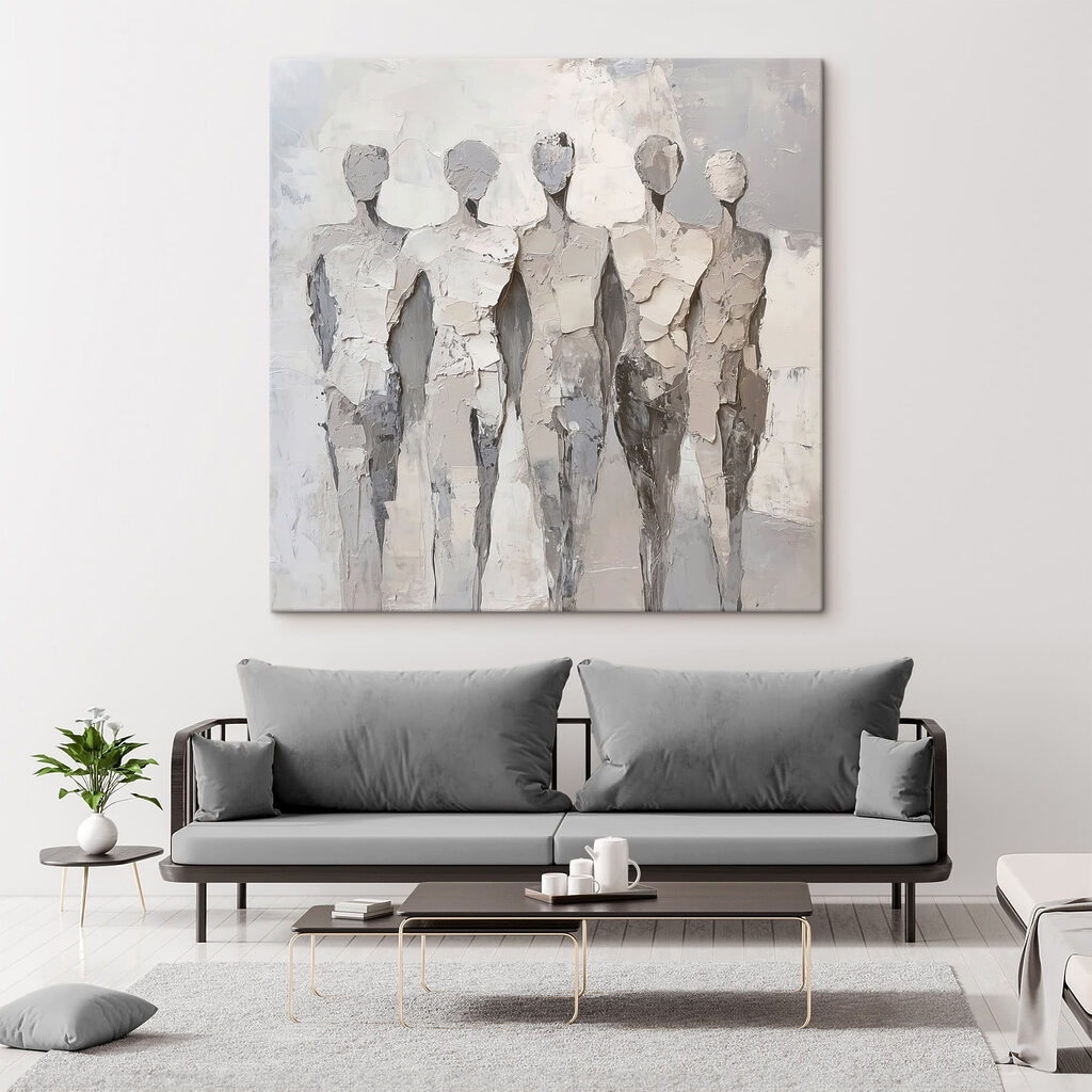 Silhouettes en gris dans un intérieur