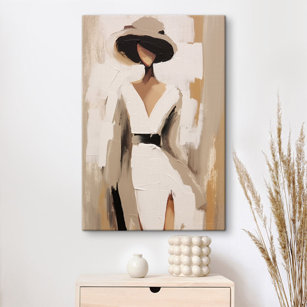 Chapeau à larges bords dans un intérieur