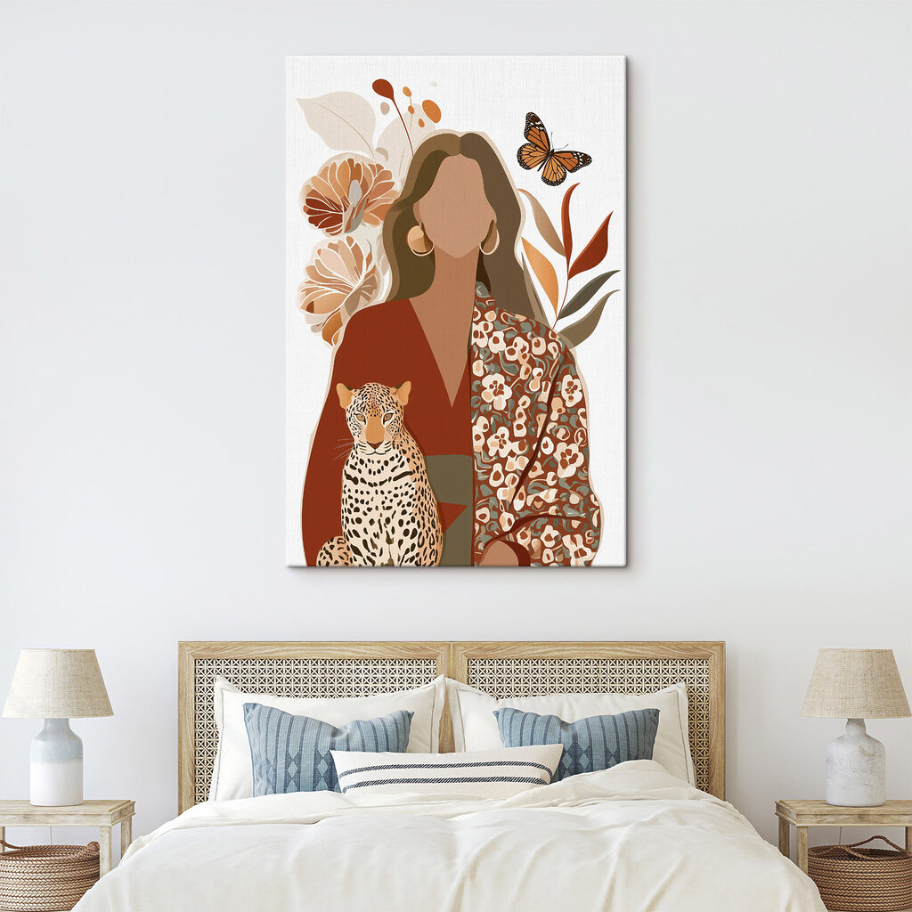 Femme au papillon dans un intérieur