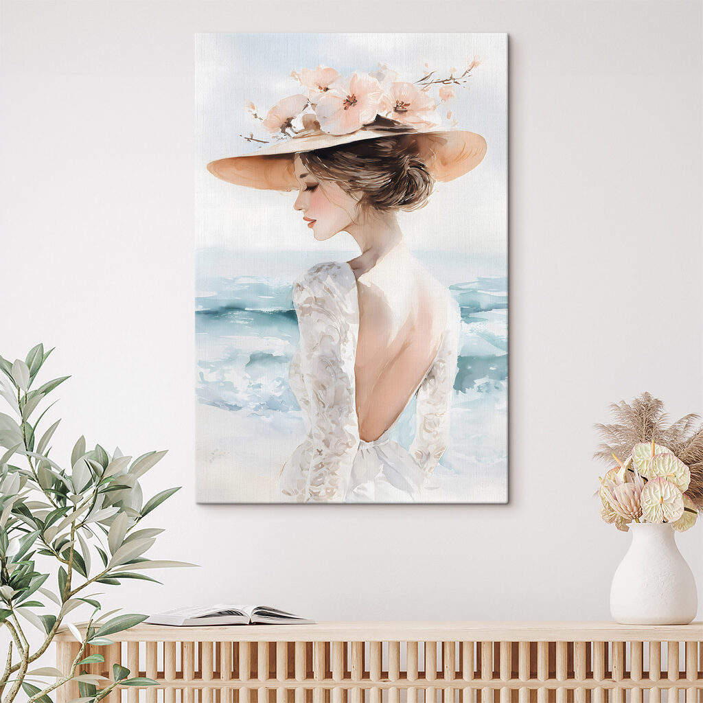 Chapeau fleuri et horizon dans un intérieur