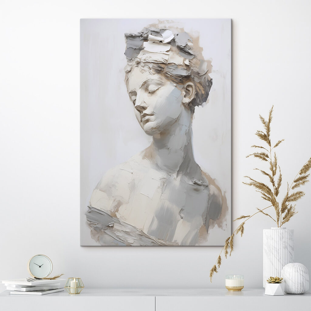 Buste féminin classique dans un intérieur
